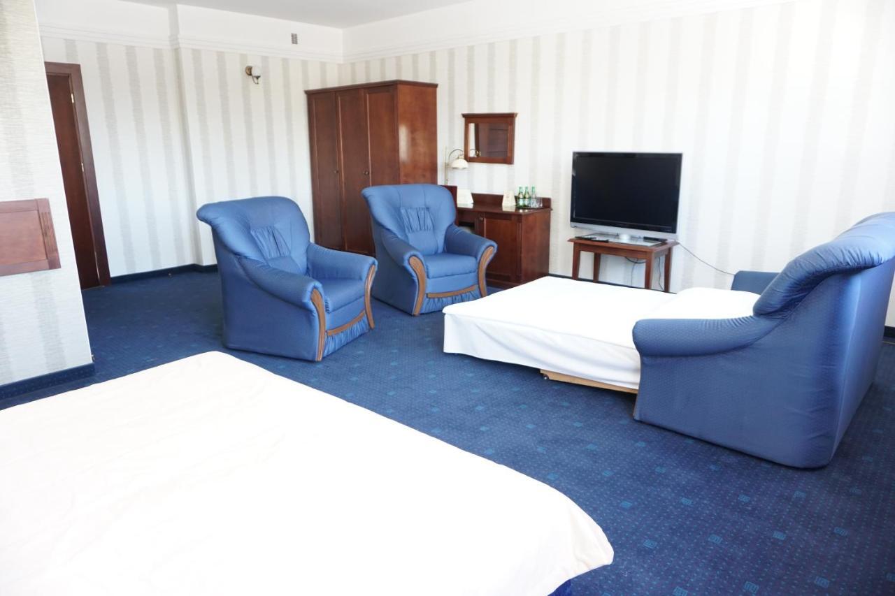 Hotel Mistral Marki  Ngoại thất bức ảnh