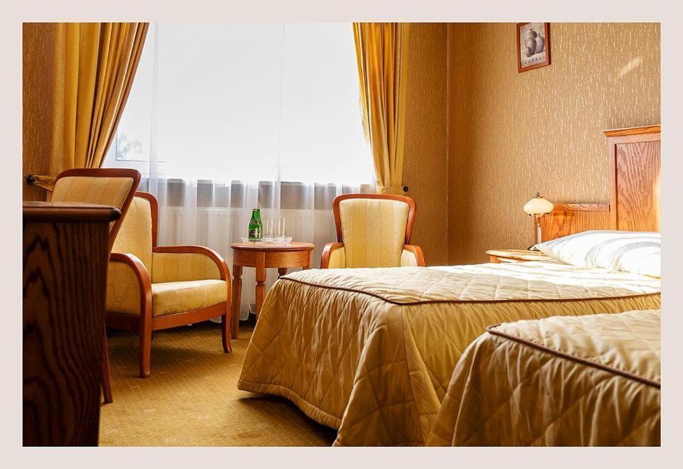 Hotel Mistral Marki  Ngoại thất bức ảnh