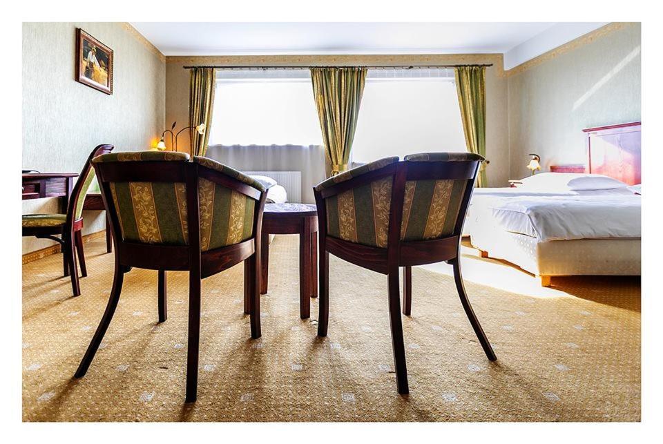 Hotel Mistral Marki  Ngoại thất bức ảnh