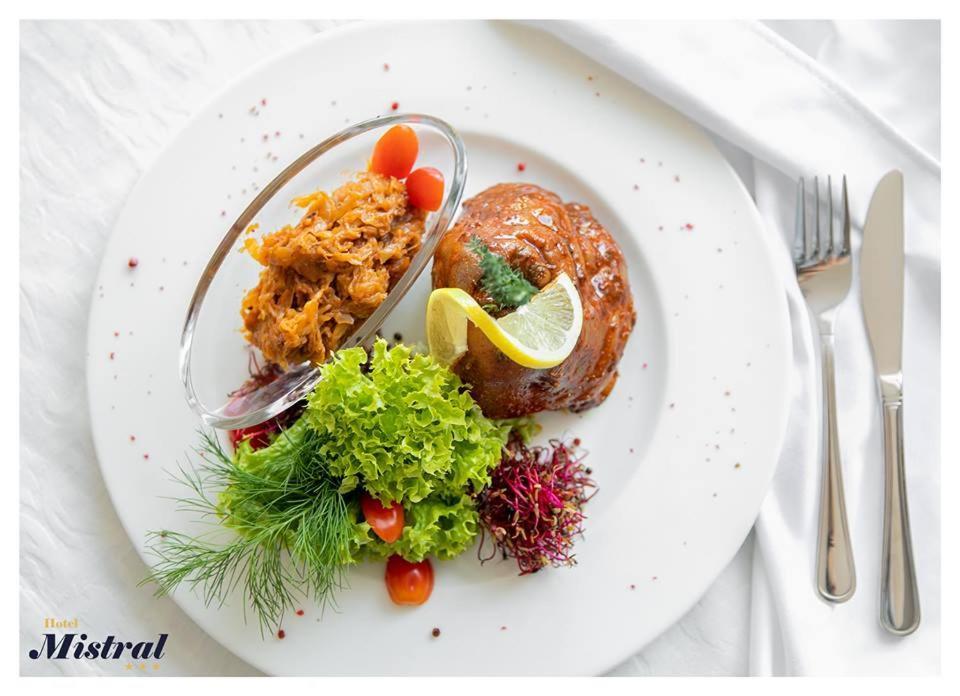 Hotel Mistral Marki  Ngoại thất bức ảnh