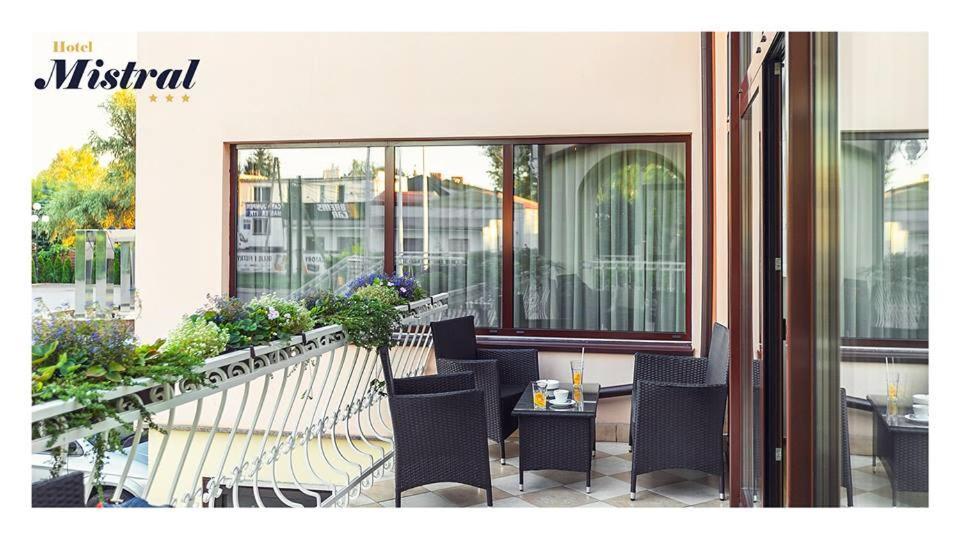 Hotel Mistral Marki  Ngoại thất bức ảnh