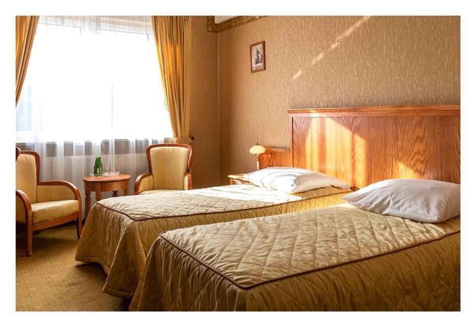 Hotel Mistral Marki  Ngoại thất bức ảnh